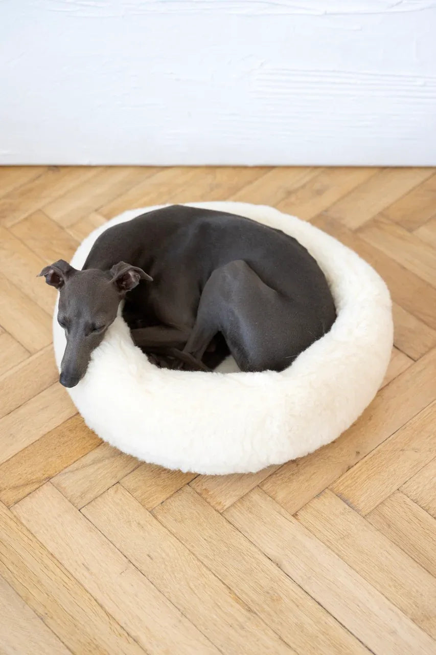MELLOW — białe okrągłe legowisko z wełny